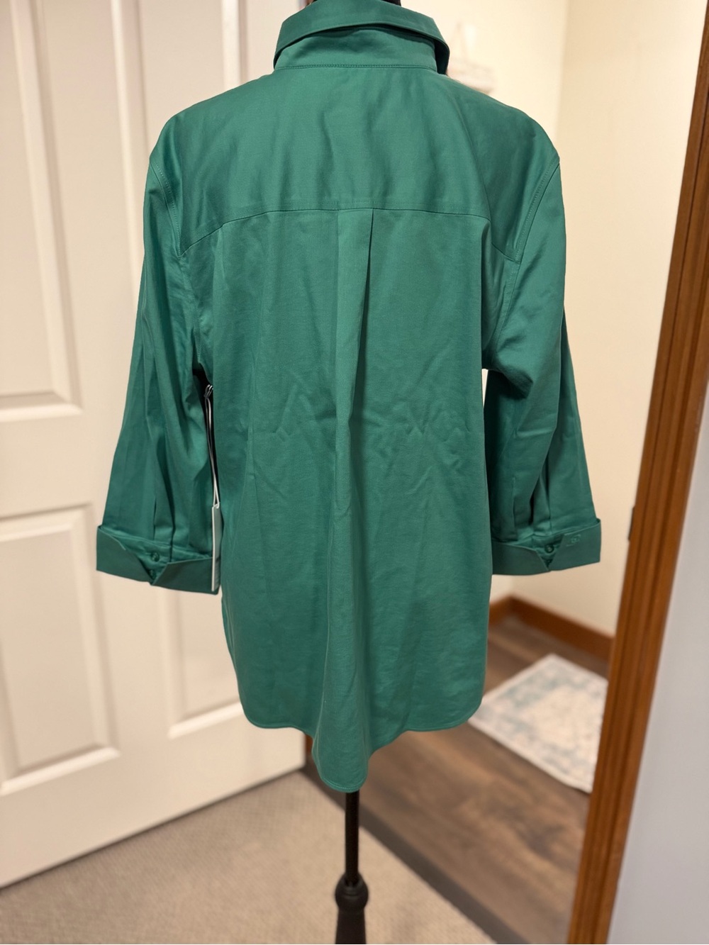 Chico’s No Iron Stretch Shirt Size 2 US 12 Emerald Green NWT - Picture 3 of 6